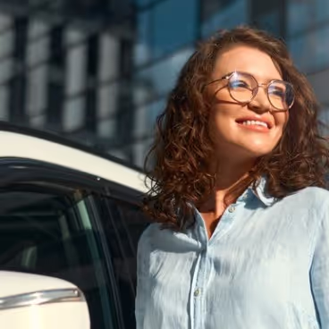 Mujer en un coche